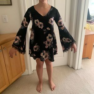 long sleeve v neck dress with bell sleeves